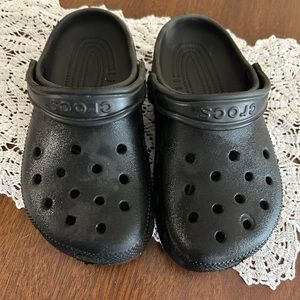 Black kids crocs size 1